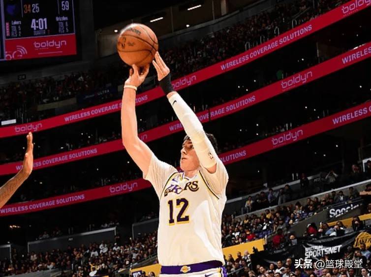 MK体育平台-包含集结日费城76人完成体检纽约尼克斯再遭质疑备战NBA总决赛，达拉斯独行侠远射贴柱备战欧冠瞬间刷屏的词条
